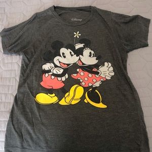 Disney women small Mickey Minnie Mouse gray tshirt